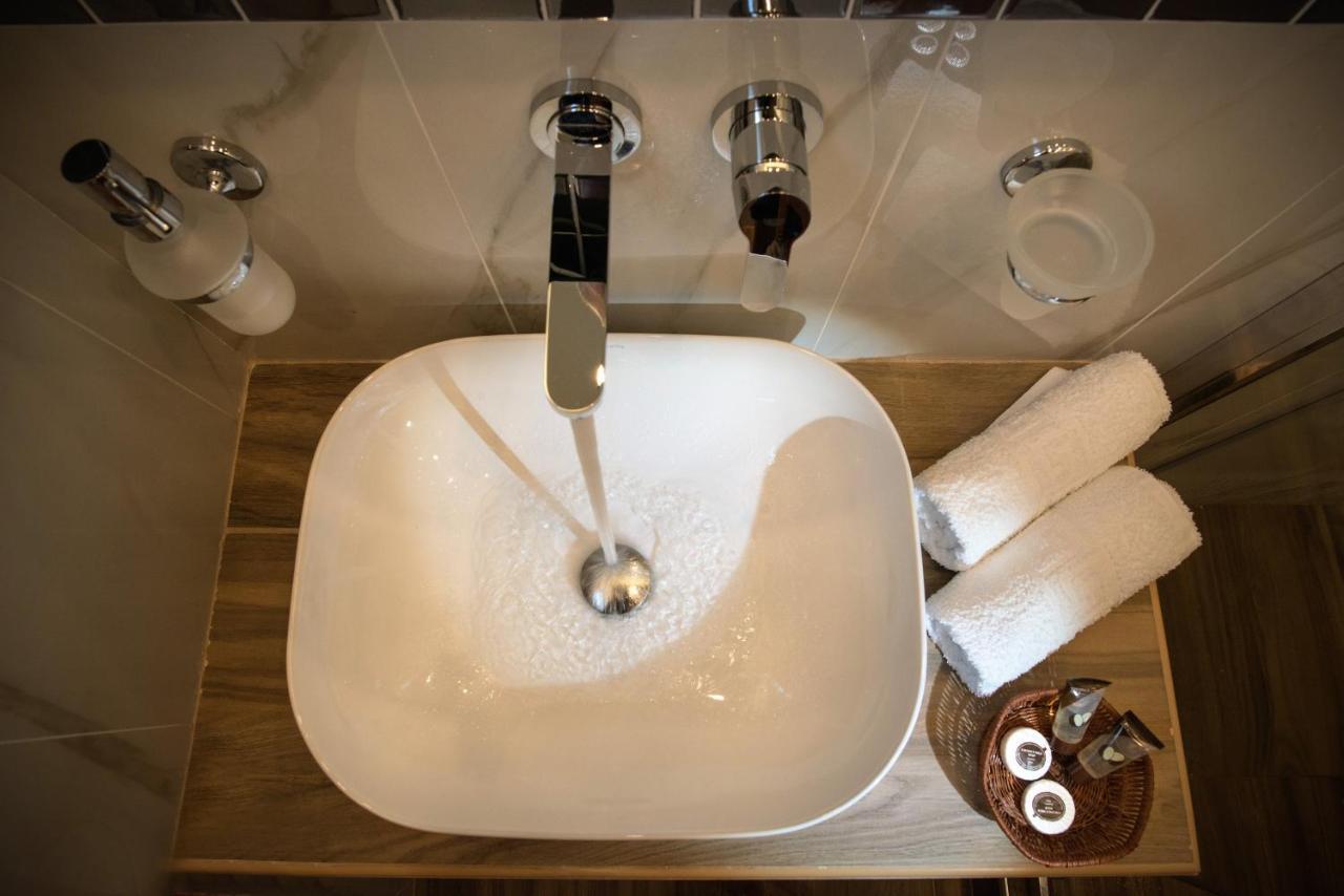 Angelica'S Deluxe Rooms In Adamas Ngoại thất bức ảnh