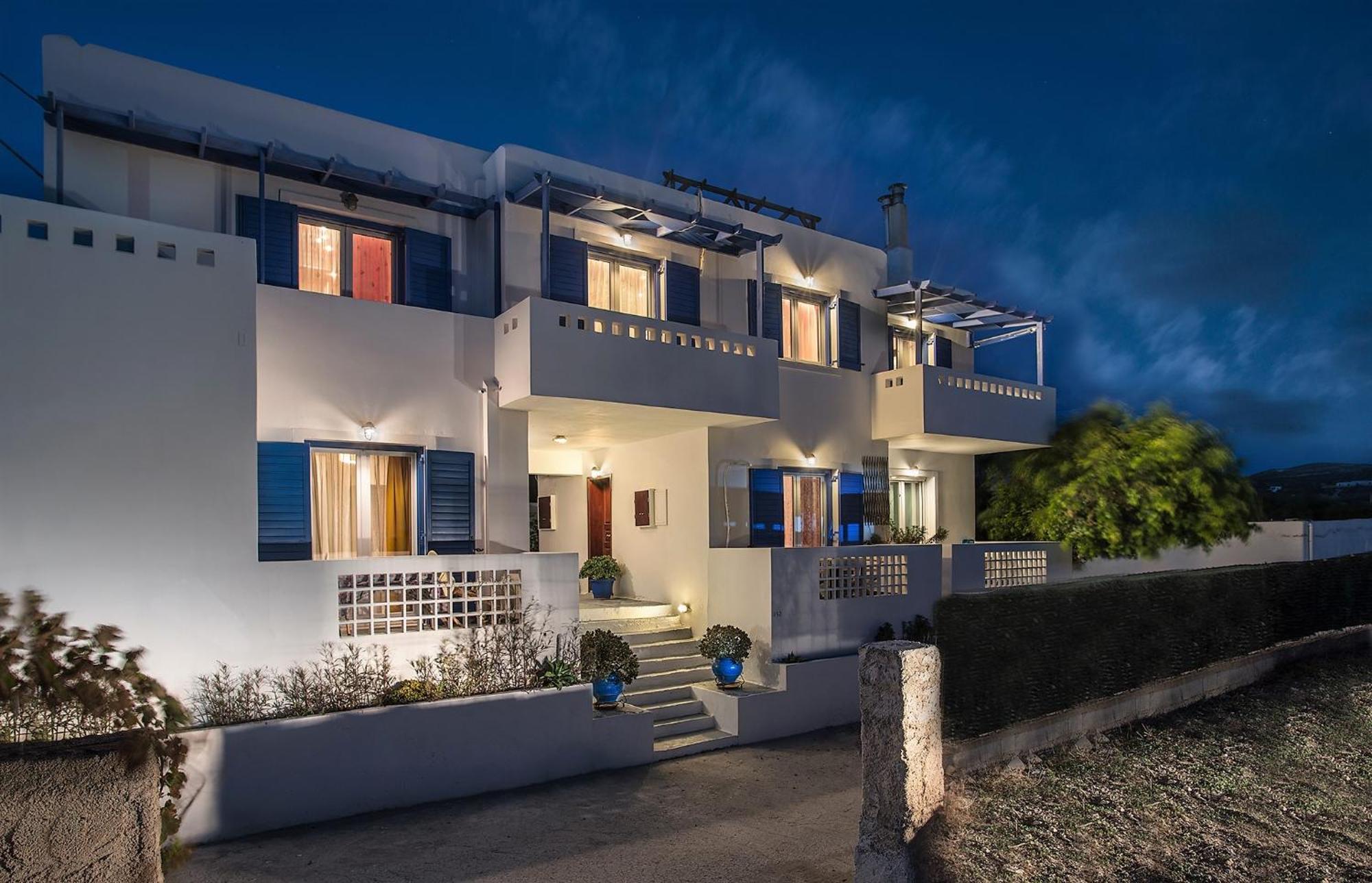 Angelica'S Deluxe Rooms In Adamas Ngoại thất bức ảnh